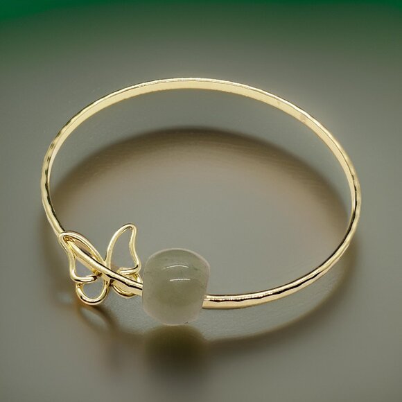 Straight hammered Green Agate Charm Bracelet - Picture 2 of 5